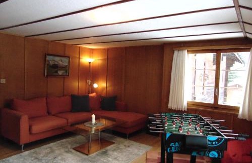 Sedrun Apartment | Family-Friendly Retreat at Ferienwohnung Casa Plauns-iu