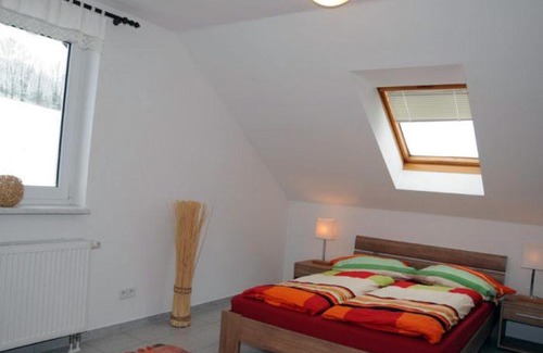 Dolni Lanov Apartment | Pet-Friendly Retreat: Ferienwohnung Charlott in Riesengebirge