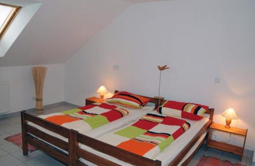 Dolni Lanov Apartment | Pet-Friendly Retreat: Ferienwohnung Charlott in Riesengebirge
