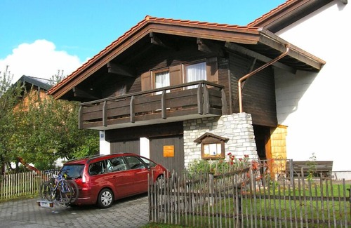Inzell Apartment | Family-Friendly Ferienwohnung Chiemsee with Balcony & Kitchen