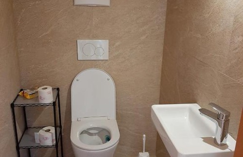 Altaussee Apartment | Oceanfront Ferienwohnung Christine - Guest Rated 9.7/10