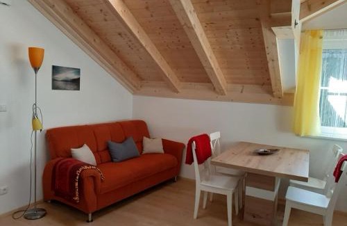 Altaussee Apartment | Oceanfront Ferienwohnung Christine - Guest Rated 9.7/10