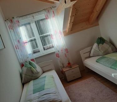 Altaussee Apartment | Oceanfront Ferienwohnung Christine - Guest Rated 9.7/10