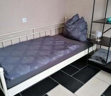 Dippelsdorf Apartment | Family-Friendly Ferienwohnung Civrilli 3: Ideal for Travelers