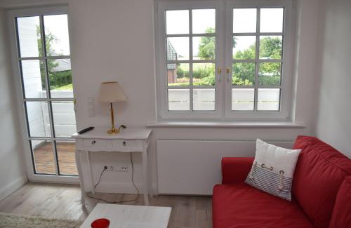 Morsum Apartment | Family-Friendly Ferienwohnung-Clarissa with Kitchen Amenities