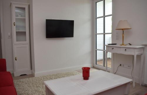 Morsum Apartment | Family-Friendly Ferienwohnung-Clarissa with Kitchen Amenities