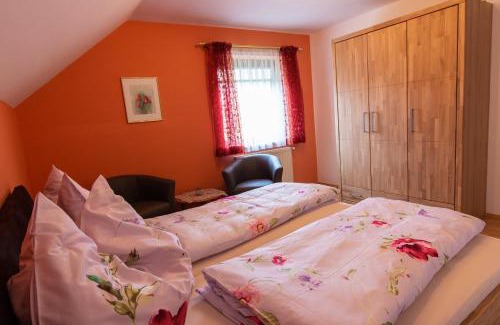 Faistenau Apartment | Family-Friendly Ferienwohnung Claudia with Top Reviews