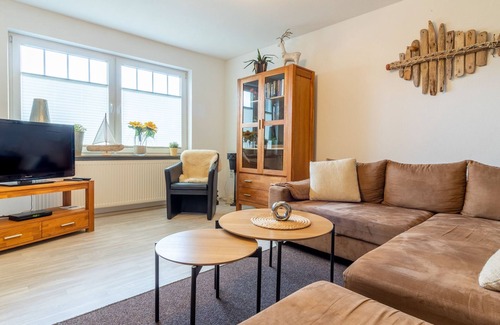 Wangerland Apartment | Pet-Friendly Ferienwohnung Dünensand with Ocean Views