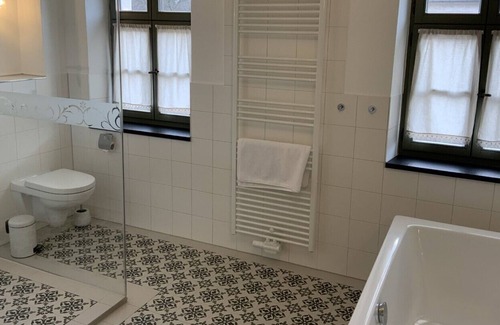 Doberschau-Gaussig Apartment | Ferienwohnung Gutsherrenwohnung im Gutshof Doberschau bei Bautzen