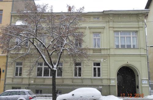 Halle Apartment | Family-Friendly Retreat at Ferienwohnung Windfuhr