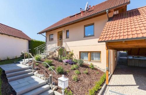 Herdwangen Schoenach Apartment | Experience Comfort at Ferienwohnung Lauser Dg - 8.8/10 Score