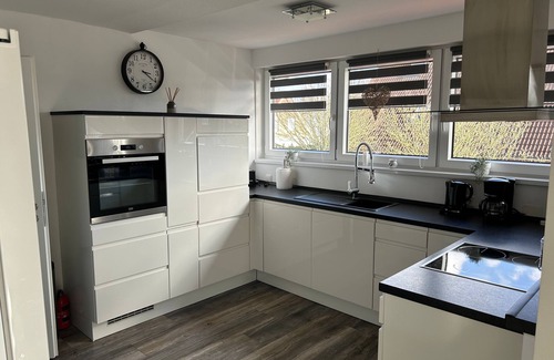 Bingum Apartment | Family-Friendly Ferienwohnung Noa with Kitchen & Pet Access