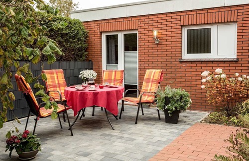 Leer Apartment | Relaxing Ocean View Stay at Ferienwohnung Lüttjeloog