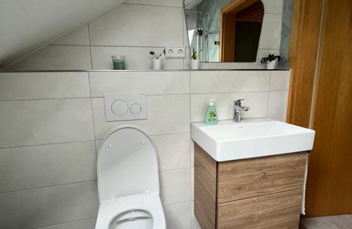 Herlazhofen Apartment | Beachfront Bliss at Ferienwohnung Riedle - Rated 9/10