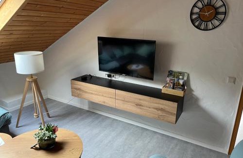 Herlazhofen Apartment | Beachfront Bliss at Ferienwohnung Riedle - Rated 9/10