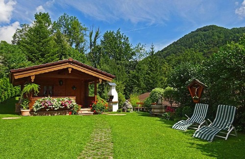 Marktschellenberg Apartment | Cozy Retreat for 2 with Kitchen & Child-Friendly Amenities
