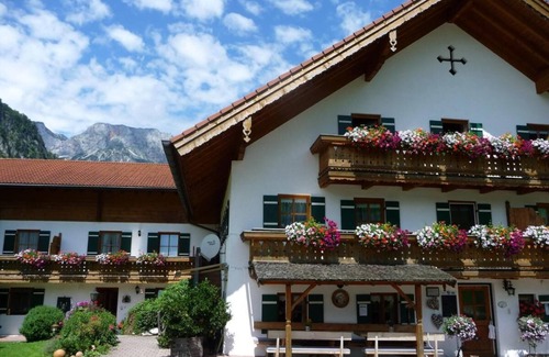 Marktschellenberg Apartment | Cozy Ferienwohnung Kneifelspitze for 2-6 Guests