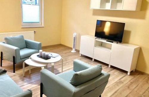 Obstfelderschmiede Apartment | Family-Friendly Getaway at Ferienwohnung 1 Alte Schule