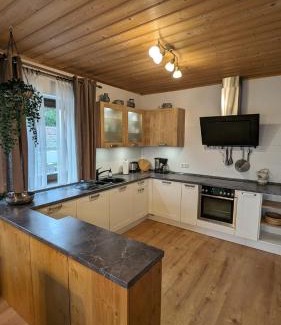 Neuhof an der Zenn Apartment | Family-Friendly Ferienwohnung im Zenngrund with Top Reviews