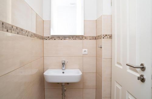 Rabenkirchen Apartment | Pet-Friendly Retreat at Ferienwohnung BEA 1 - Rated 8/10