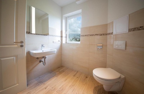 Rabenkirchen Apartment | Pet-Friendly Ferienwohnung BEA 2 for Family Getaways