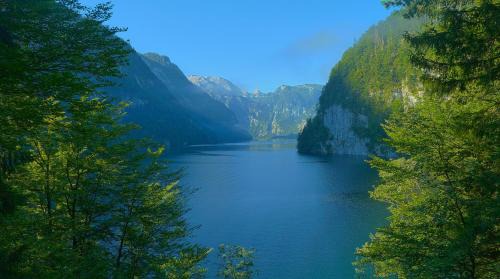 Konigssee Apartment | Top-Rated Ferienwohnung Kühnhauser: Family-Friendly Stay