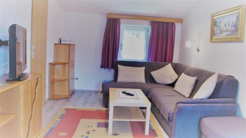 Unterschonau Apartment | Oceanfront Family Retreat at Ferienwohnung Graßl
