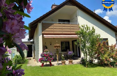 Uhldingen-Muehlhofen Apartment | Top-Rated Stay at Ferienwohnung Neubacher - Comfort Awaits