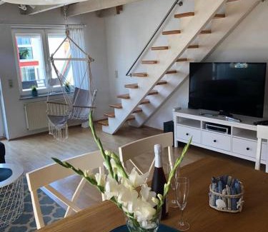 Uhldingen-Muehlhofen Apartment | Experience Oceanfront Bliss at Ferienwohnung Ankerplatz