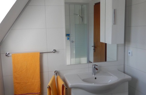 Stinteck Apartment | Cozy 4-Person Apartment in Westerdeichstrich with Ocean View