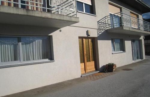 Chandolin-près-Savièse Apartment | Pet-Friendly Retreat at Ferienwohnung Dent Blanche