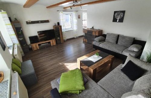 Heinrichsbrunn Apartment | Comfortable Stay at Ferienwohnung Dersch – Rated 9.1/10