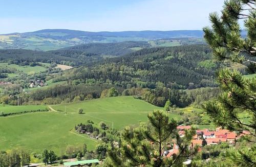 Bad Blankenburg Apartment | Family-Friendly Stay at Ferienwohnung Dietlinde - Rated 8.9