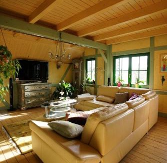 Pfaffroda Apartment | Family-Friendly Ferienwohnung Dina: Ideal for Your Getaway