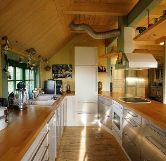 Pfaffroda Apartment | Family-Friendly Ferienwohnung Dina: Ideal for Your Getaway
