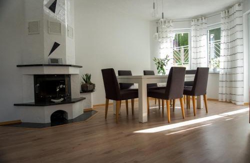 Balingen Apartment | Donau Retreat: Guest Rated 9.4 with Oceanfront Views