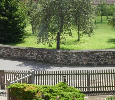 Kossern Apartment | Family-Friendly Retreat at Ferienwohnung Dorfblick
