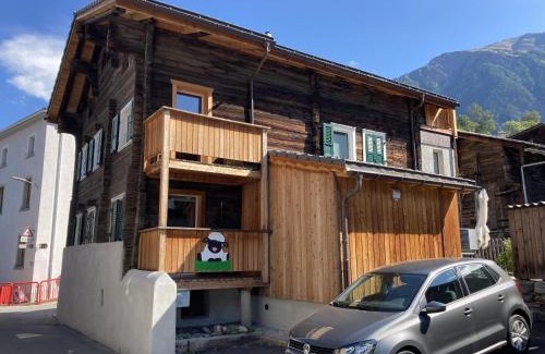 Ried-Brig Apartment | Child-Friendly Ferienwohnung Dorfbrunnu - Guest Rated 9.5