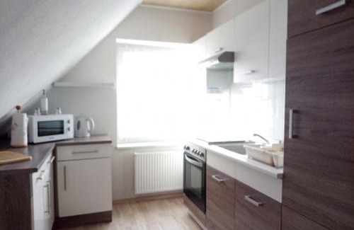 Kneese Dorf Apartment | Family-Friendly Stay at Ferienwohnung "Dorfidyll" - 8/10 Rating