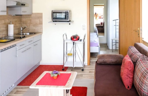 Langenargen Apartment | Cozy Ferienwohnung Doris: Family-Friendly Stay with Kitchen