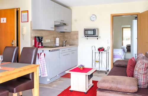 Langenargen Apartment | Cozy Ferienwohnung Doris: Family-Friendly Stay with Kitchen