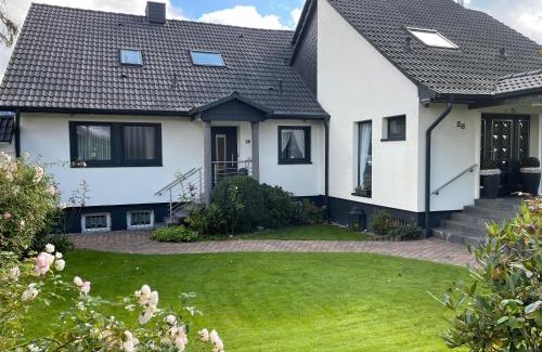 Region Hannover District Apartment | Family-Friendly Retreat at Ferienwohnung drei Eichen