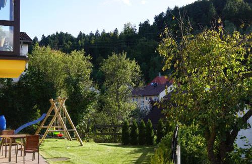 Tuttlingen Apartment | Family-Friendly Stay at Ferienwohnung Duttental - Rated 9.1!