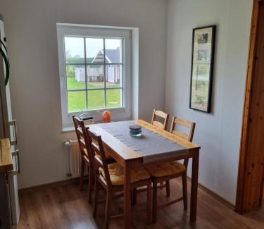 Katzow Apartment | Pet-Friendly Ferienwohnung Editha with Inviting Wintergarten