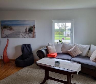 Katzow Apartment | Pet-Friendly Ferienwohnung Editha with Inviting Wintergarten