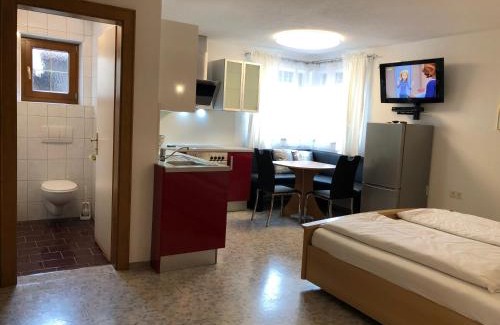 Rietz Apartment | Family-Friendly Retreat at Ferienwohnung EG Familie Meinschad