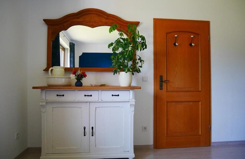 Zell Apartment | Top-Rated Ferienwohnung Eichkatzel with Family-Friendly Perks
