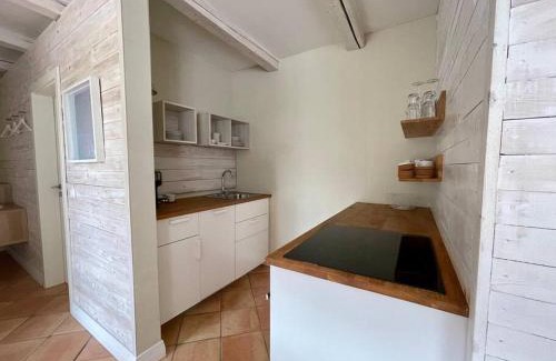 Saal Apartment | Top-Rated Ferienwohnung EINS Hof Himmelgrün with Pet-Friendly Amenities