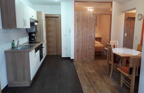 Kauns Apartment | Ocean View Retreat: Family-Friendly Ferienwohnung Eiterer