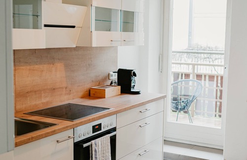 Pirna Apartment | Cozy Elbzauber Apartment for 6 with Balcony & Parking